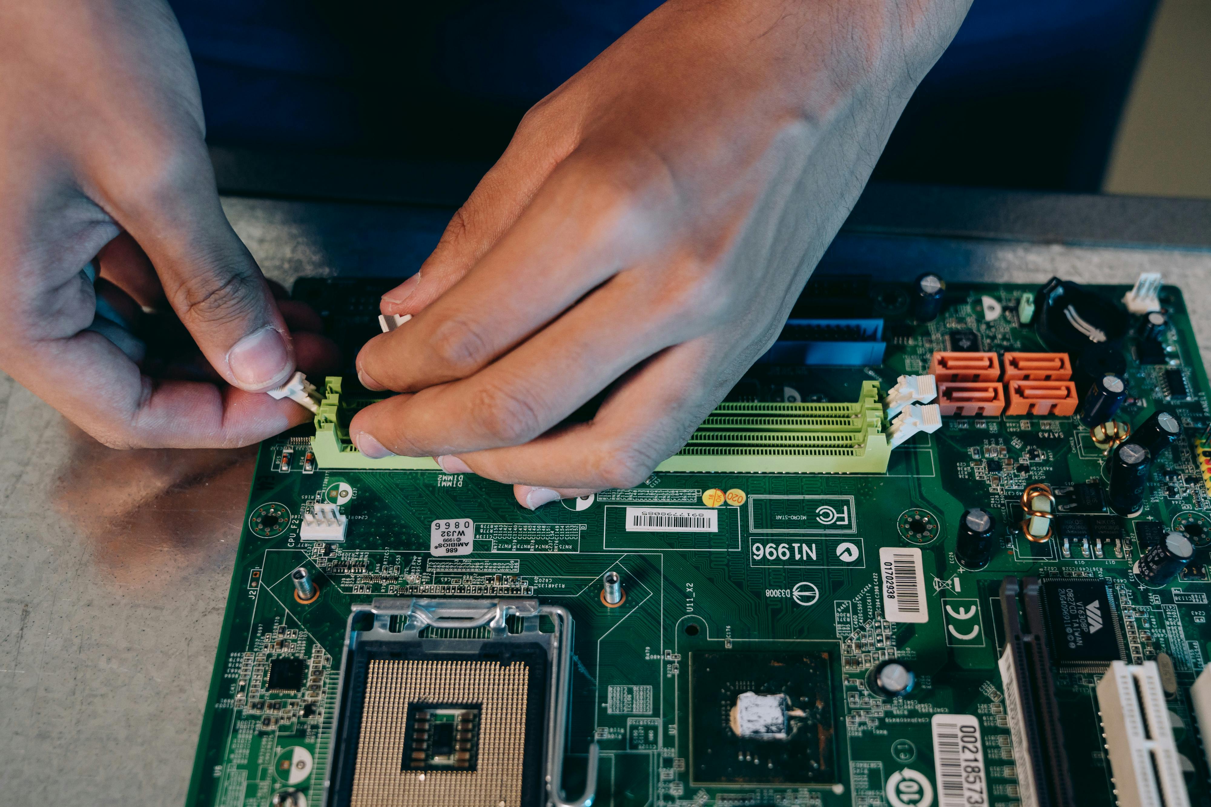 Dell Laptop Battery Replacement and Charging Port Repair in Noida